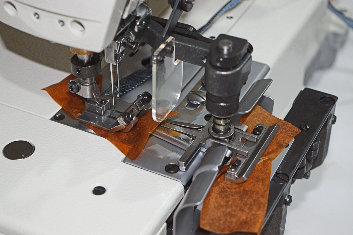 Двухигольная машина ЦЕПНОГО СТЕЖКА JOYEE JY-C279-064-BD (комплект) шлёвки