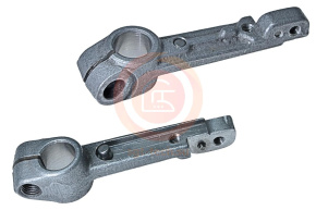 10002929 Рычаг левого петлителя в сборе